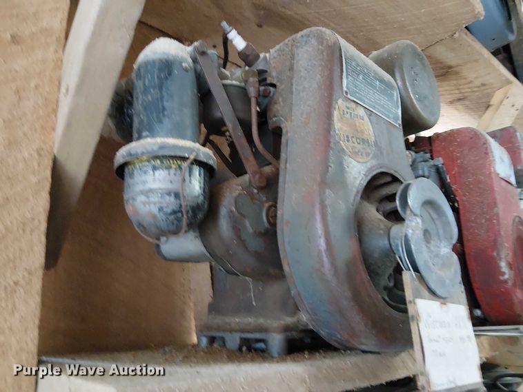 image for item EE5214 (4) Wisconsin air cooled engines