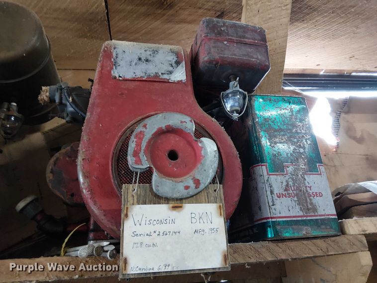 image for item EE5214 (4) Wisconsin air cooled engines