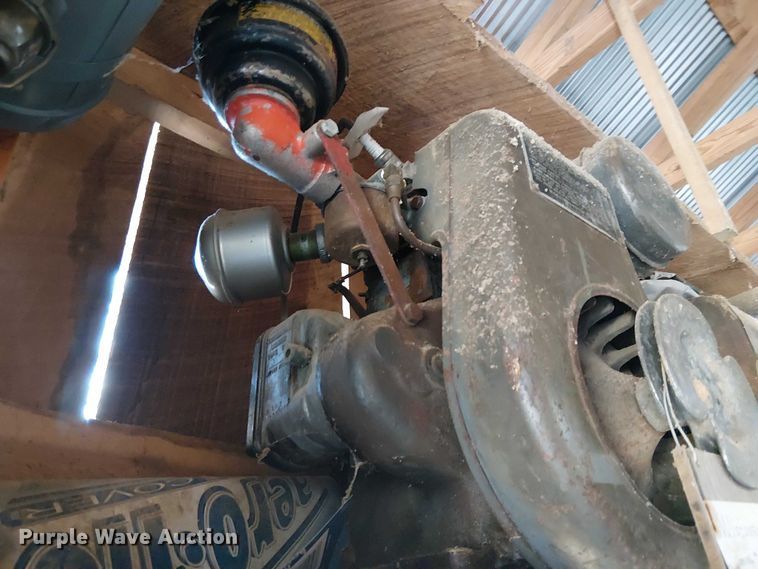 image for item EE5215 (4) Wisconsin air cooled engines