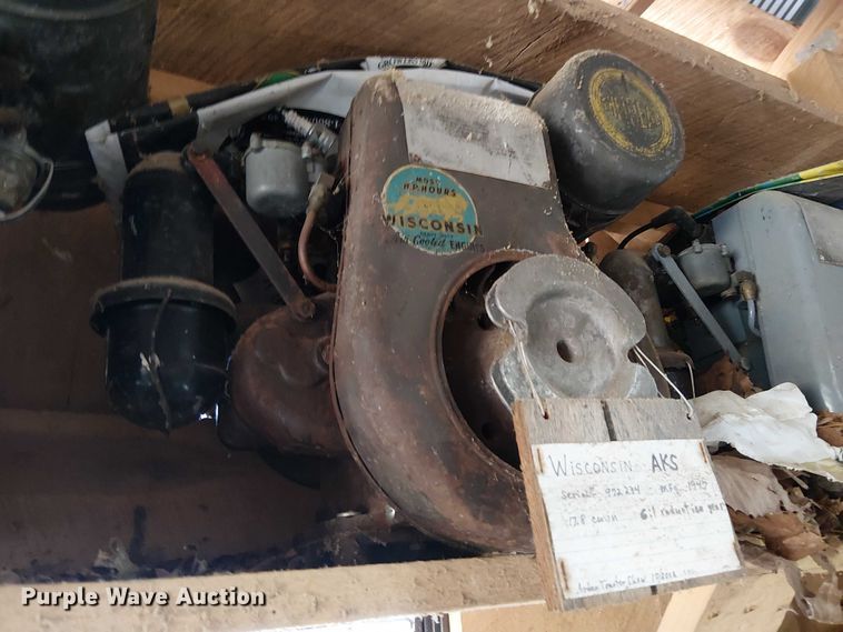 image for item EE5215 (4) Wisconsin air cooled engines