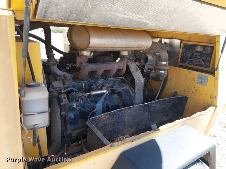 image for item EE5229 1997 Atlas Copco XAS90 air compressor