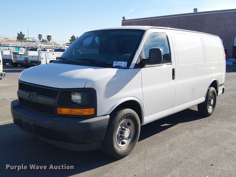 image for item EE5231 2017 Chevrolet Express 2500 van