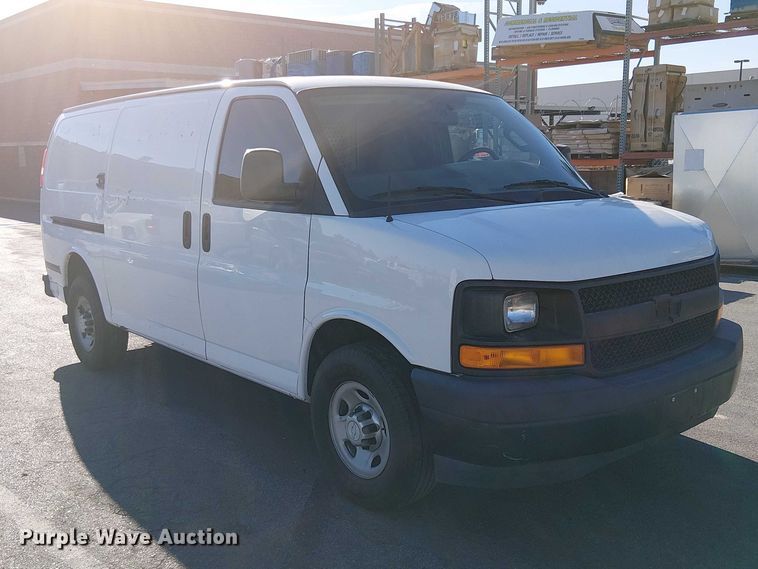 image for item EE5231 2017 Chevrolet Express 2500 van