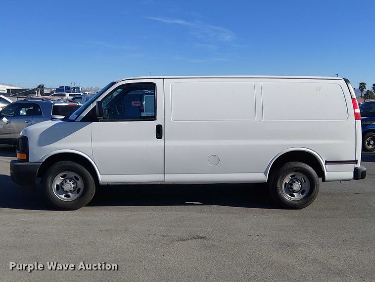 image for item EE5231 2017 Chevrolet Express 2500 van