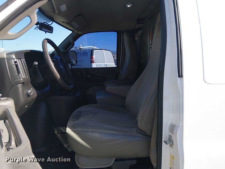 image for item EE5231 2017 Chevrolet Express 2500 van