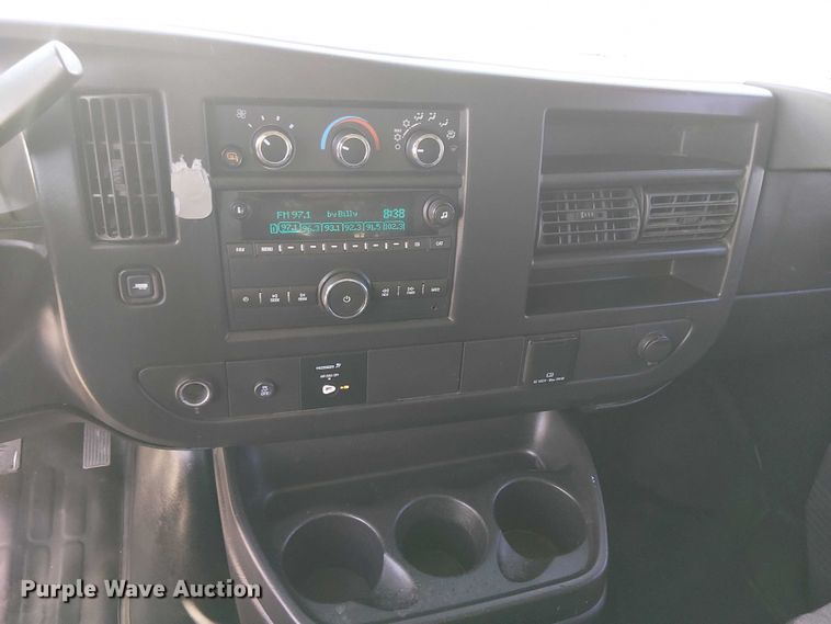 image for item EE5231 2017 Chevrolet Express 2500 van