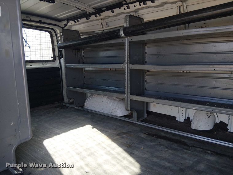 image for item EE5231 2017 Chevrolet Express 2500 van