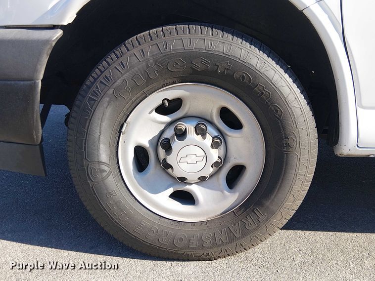 image for item EE5231 2017 Chevrolet Express 2500 van