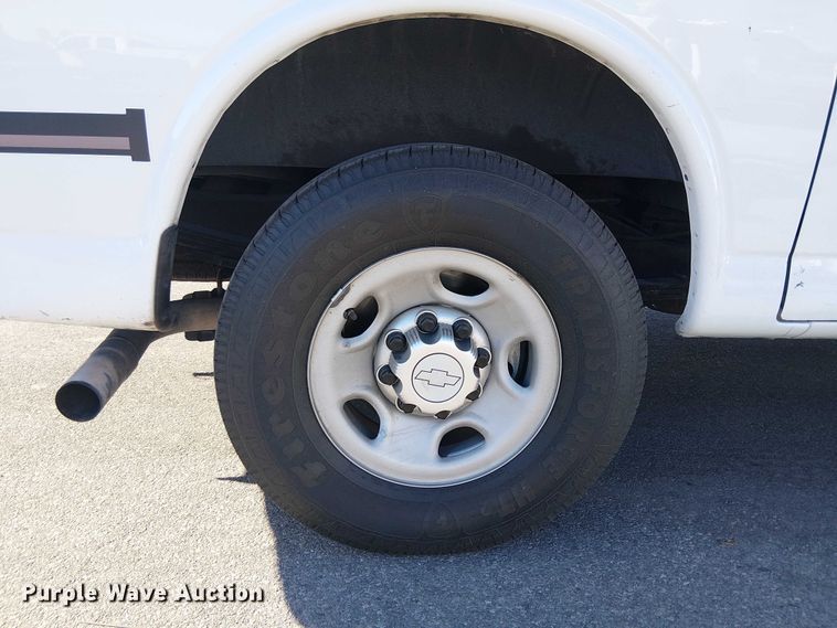 image for item EE5231 2017 Chevrolet Express 2500 van