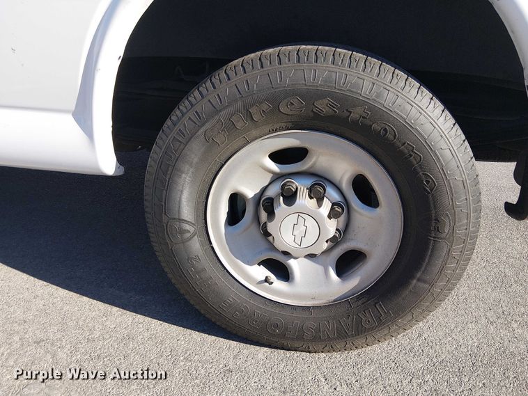 image for item EE5231 2017 Chevrolet Express 2500 van