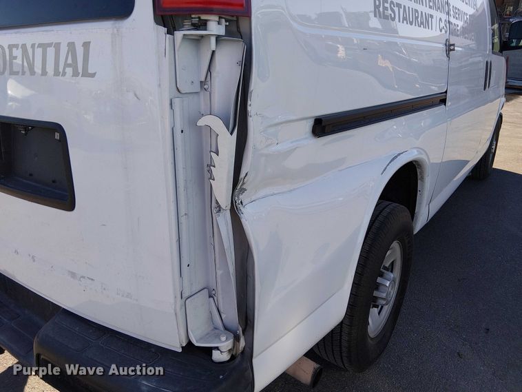 image for item EE5232 2015 Chevrolet Express 2500 van