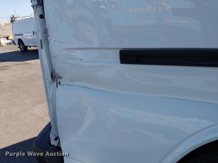 image for item EE5232 2015 Chevrolet Express 2500 van