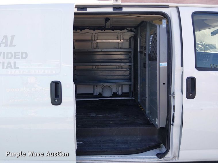 image for item EE5232 2015 Chevrolet Express 2500 van