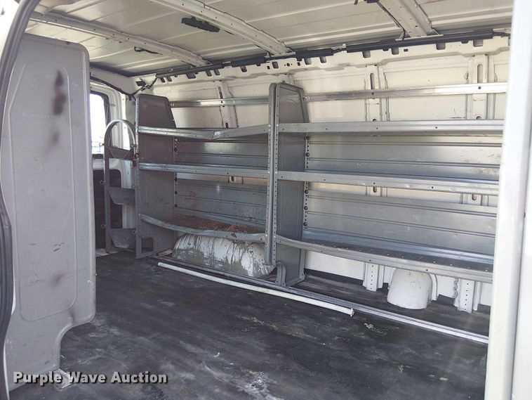 image for item EE5232 2015 Chevrolet Express 2500 van