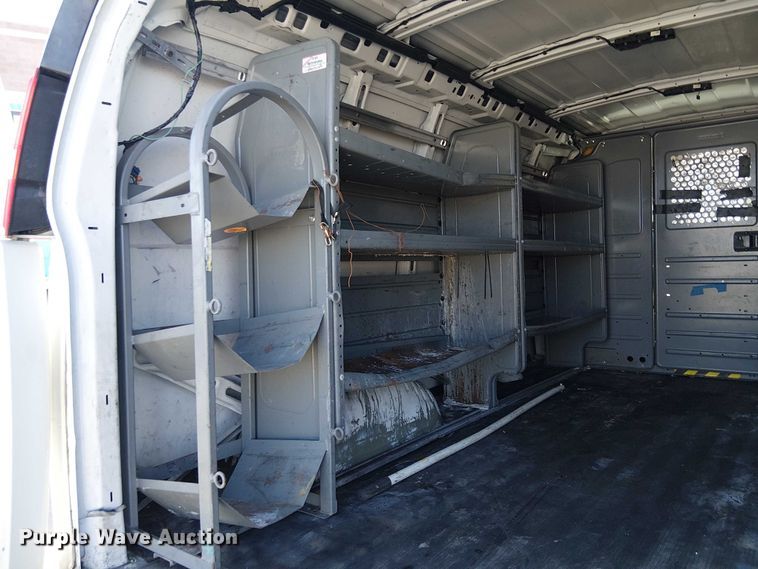 image for item EE5232 2015 Chevrolet Express 2500 van