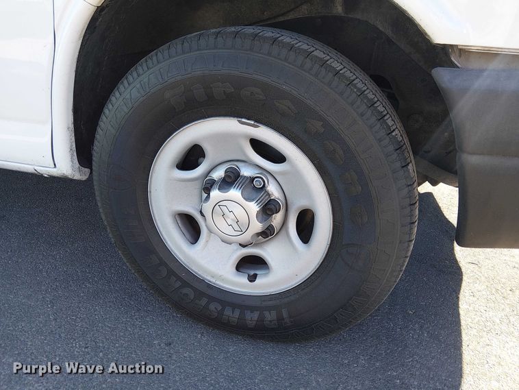 image for item EE5232 2015 Chevrolet Express 2500 van