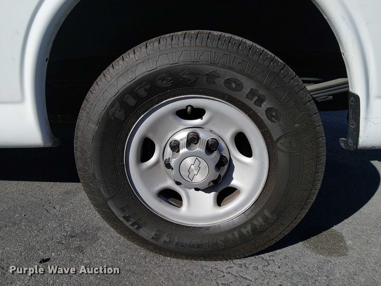 image for item EE5232 2015 Chevrolet Express 2500 van