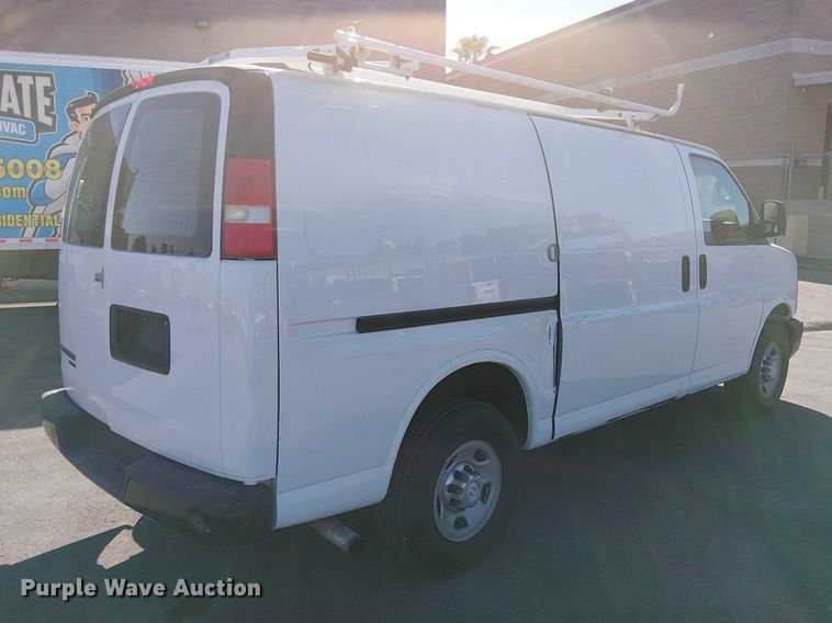 image for item EE5233 2015 Chevrolet Express 2500 van