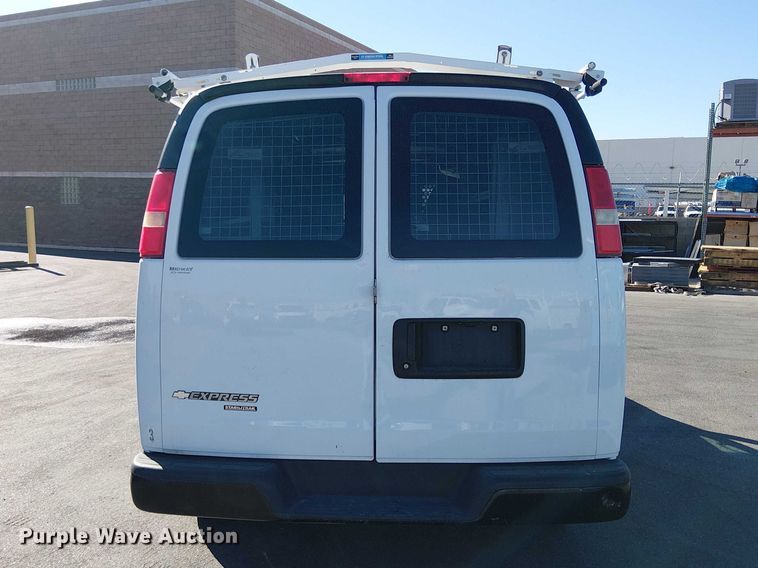 image for item EE5233 2015 Chevrolet Express 2500 van