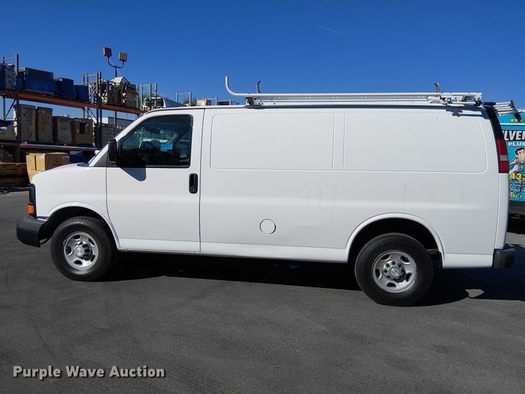 image for item EE5233 2015 Chevrolet Express 2500 van