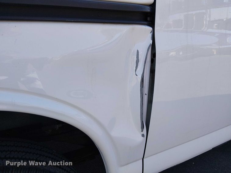 image for item EE5233 2015 Chevrolet Express 2500 van