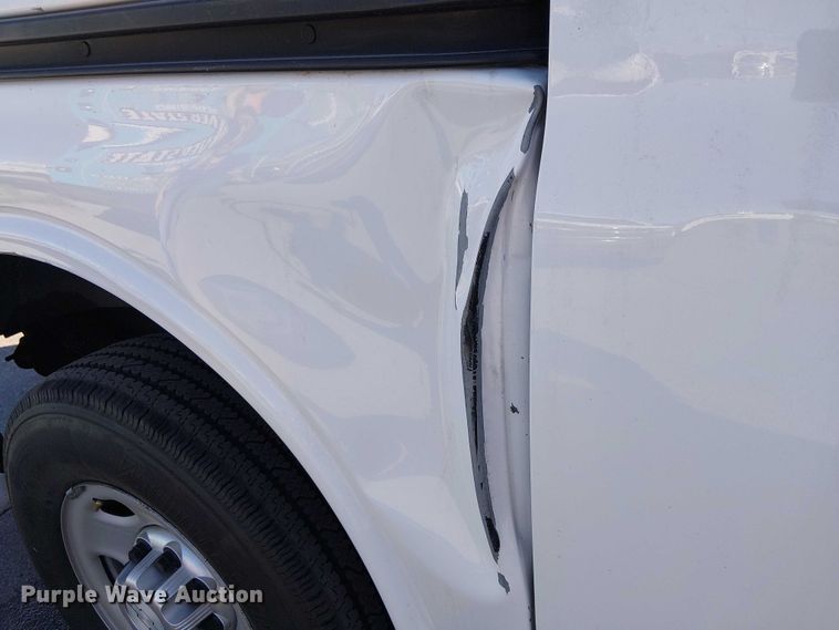 image for item EE5233 2015 Chevrolet Express 2500 van