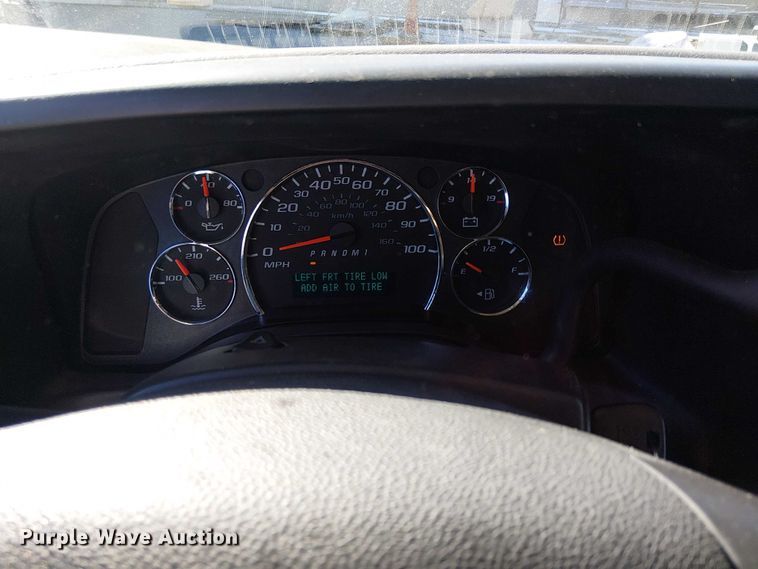 image for item EE5233 2015 Chevrolet Express 2500 van