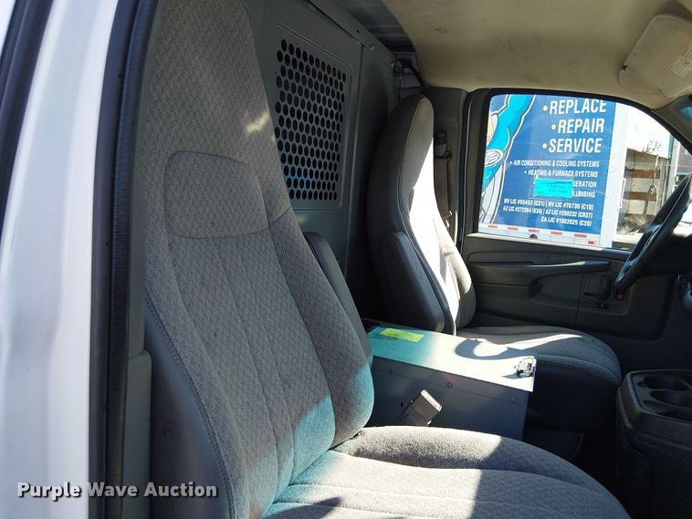 image for item EE5233 2015 Chevrolet Express 2500 van