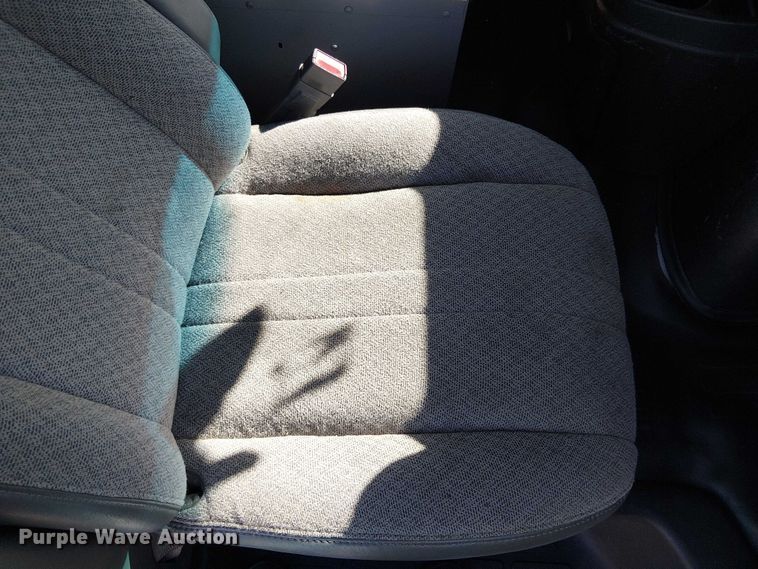 image for item EE5233 2015 Chevrolet Express 2500 van