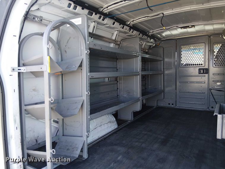 image for item EE5233 2015 Chevrolet Express 2500 van