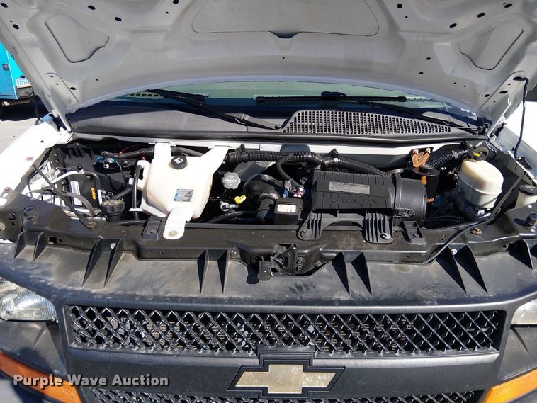 image for item EE5233 2015 Chevrolet Express 2500 van