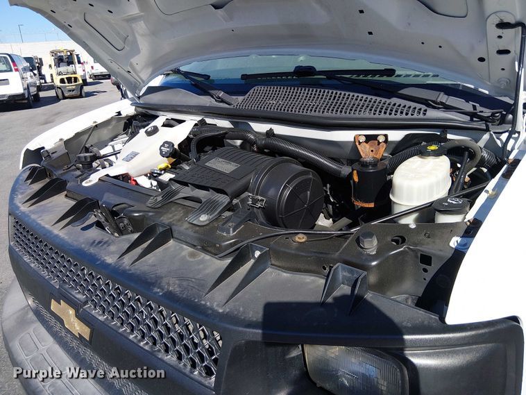 image for item EE5233 2015 Chevrolet Express 2500 van