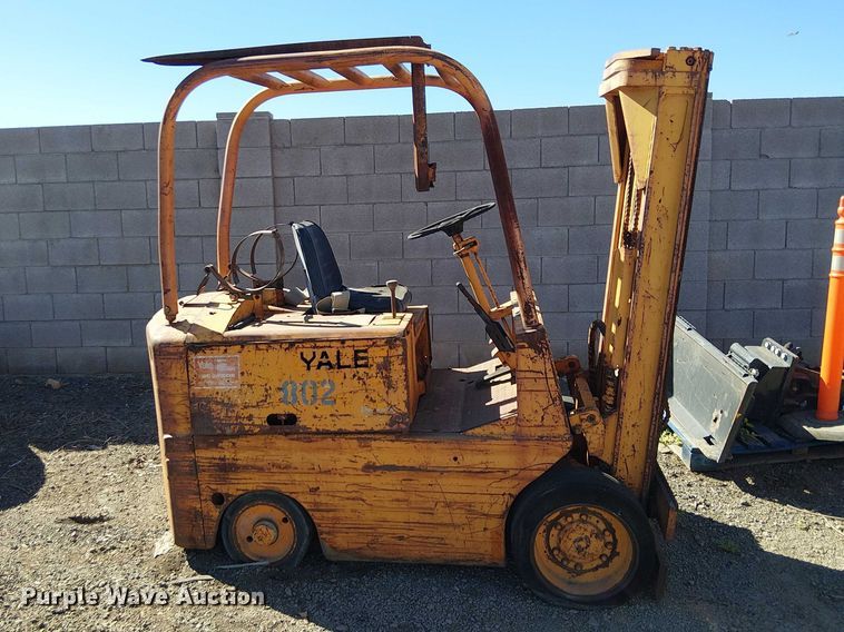 image for item EE5240 1972 Yale L83C-050-SAT-083 forklift