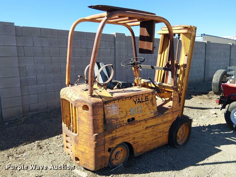 image for item EE5240 1972 Yale L83C-050-SAT-083 forklift