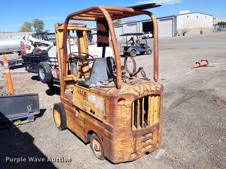 image for item EE5240 1972 Yale L83C-050-SAT-083 forklift