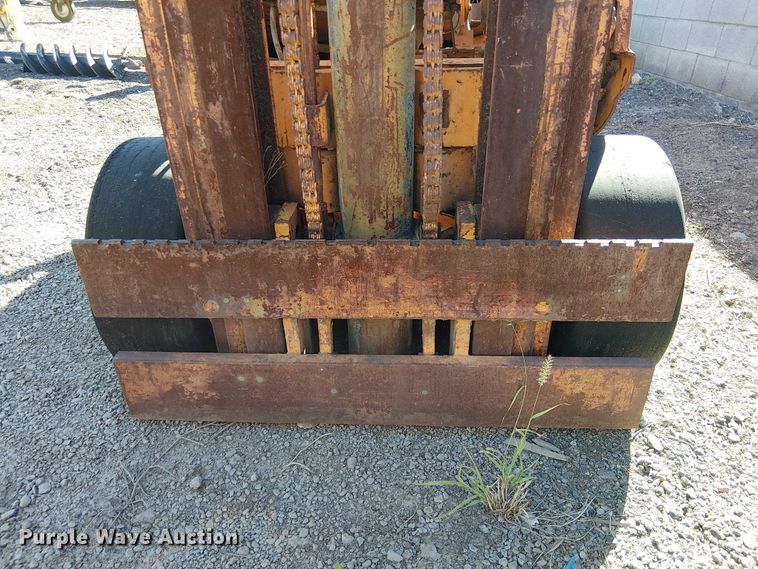 image for item EE5240 1972 Yale L83C-050-SAT-083 forklift