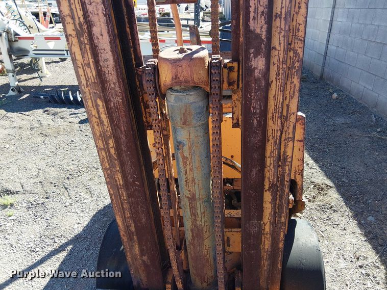 image for item EE5240 1972 Yale L83C-050-SAT-083 forklift