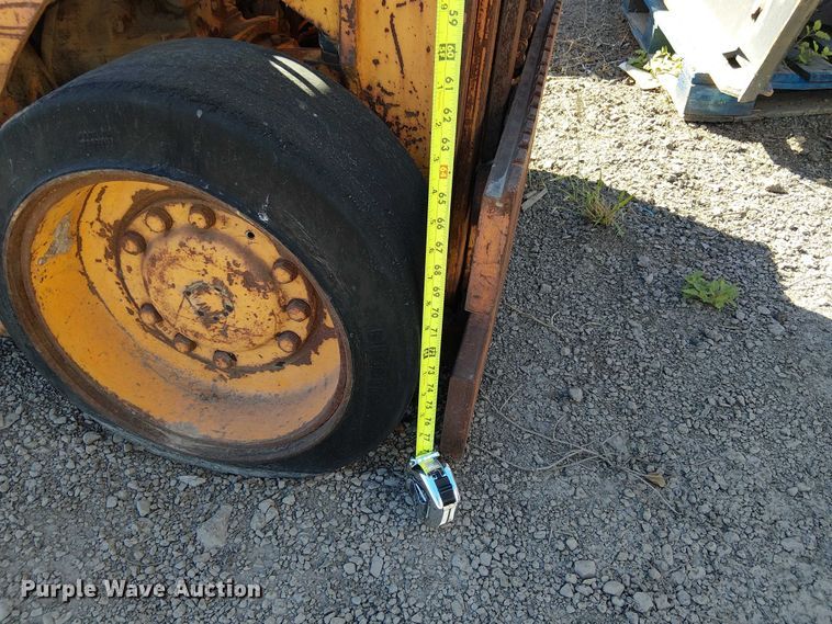 image for item EE5240 1972 Yale L83C-050-SAT-083 forklift