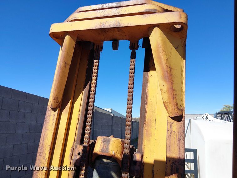 image for item EE5240 1972 Yale L83C-050-SAT-083 forklift