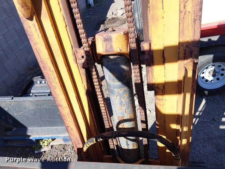 image for item EE5240 1972 Yale L83C-050-SAT-083 forklift