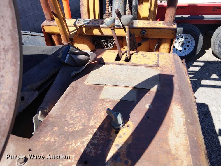 image for item EE5240 1972 Yale L83C-050-SAT-083 forklift