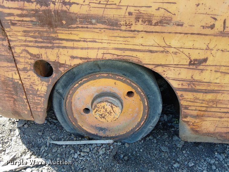 image for item EE5240 1972 Yale L83C-050-SAT-083 forklift