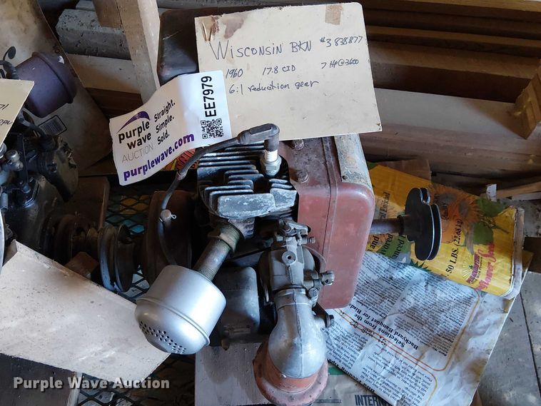 image for item EE7979 (3) Wisconsin air cooled engines