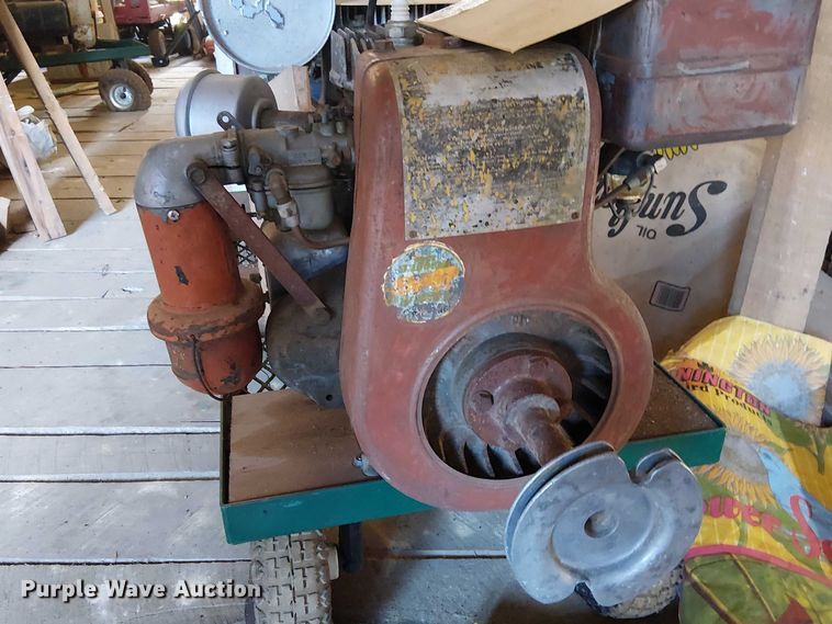 image for item EE7979 (3) Wisconsin air cooled engines