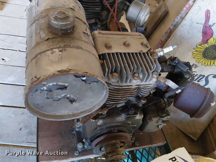 image for item EE7979 (3) Wisconsin air cooled engines