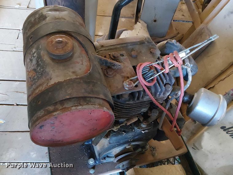 image for item EE7979 (3) Wisconsin air cooled engines