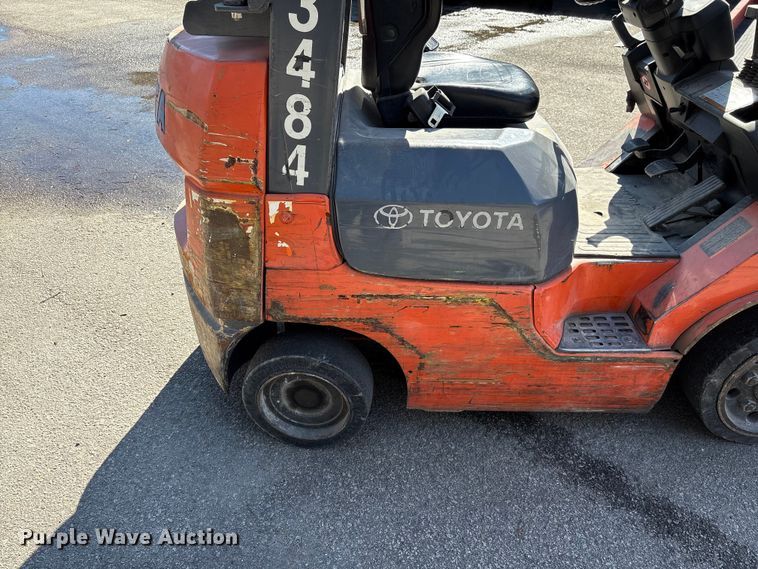 image for item EF1017 Toyota 7FGCU20 forklift