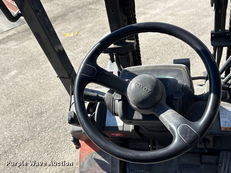 image for item EF1017 Toyota 7FGCU20 forklift