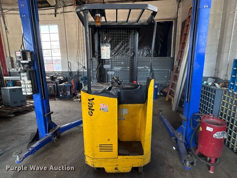 image for item EF1020 Yale NR040AENS24TE091 forklift