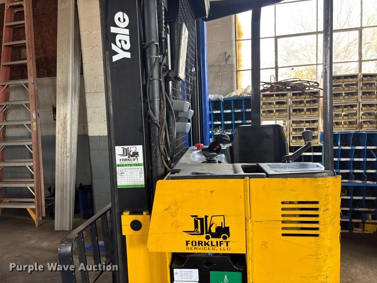 image for item EF1020 Yale NR040AENS24TE091 forklift